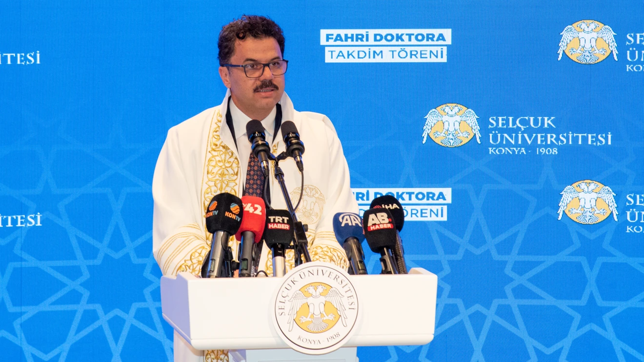 Bakan Murat Kurum’a Selçuk Üniversitesinde fahri doktora payesi takdim edildi